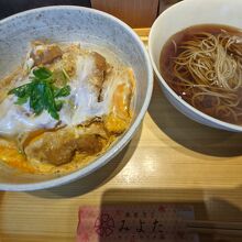 カツ丼とお蕎麦のセット