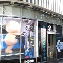 秋葉原らしい見た目の情報センターとなってます