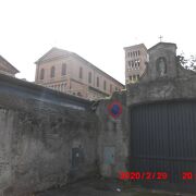マルタ騎士団の館の南にあった大きな教会