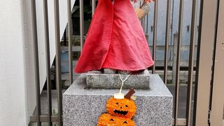 渋谷のハチ公に対抗？コンちゃんは美人ぎつね