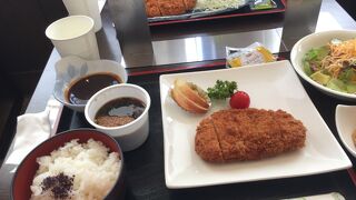 駅前食堂まるこし