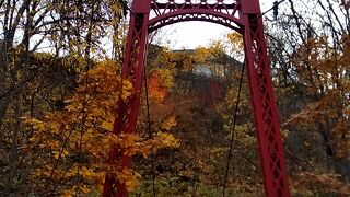 観光案内所でマップをもらって、散策路を歩きました。