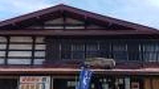 こまち通りにある造り酒屋です。