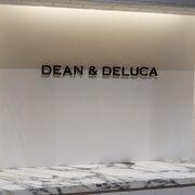 グランスタ内のDEAN＆DELUCA