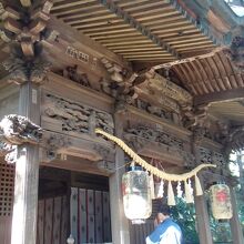 前玉神社拝殿軒下の彫刻