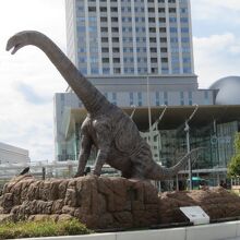 恐竜のモニュメント