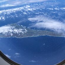 那覇空港発の飛行機内から見た沖永良部島