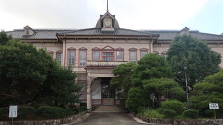 津山高等学校旧本館、イタリアルネサンス様式のモダンな校舎 ♪