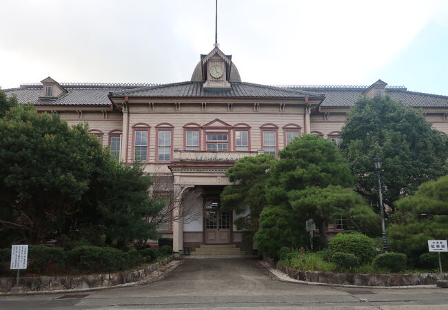 津山高等学校旧本館、イタリアルネサンス様式のモダンな校舎 ♪