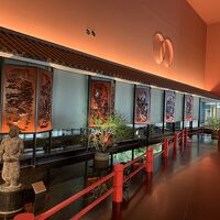 廊下を歩いていても、さらにゴージャス