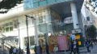 新宿南口側にある商業施設