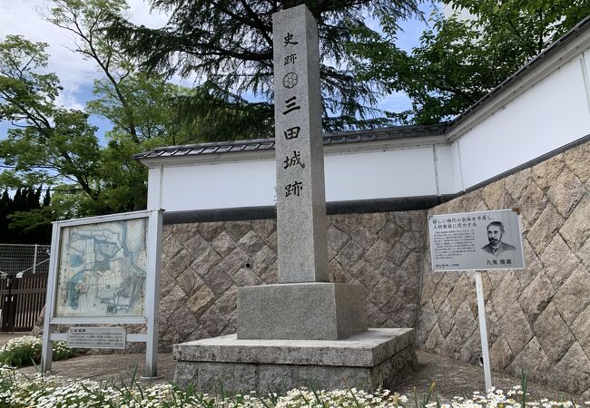 日本化学の祖　川本幸民の顕彰碑もあります。
