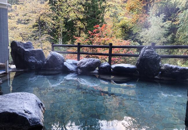 岩手と秋田の県境部　渓流の奥に佇む静かな湯治湯
