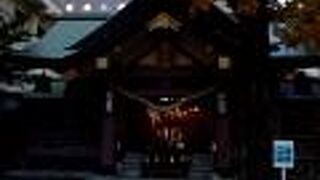 大通り公園の近くにあります。