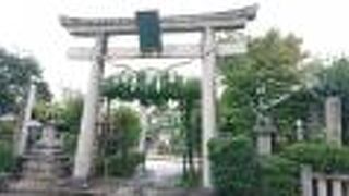 現代では、藤まつりで著名な神社