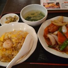 五目炒飯と酢豚