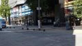 映画館もあります