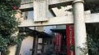 表参道にある小さな神社