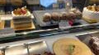 和菓子も洋菓子も買える　