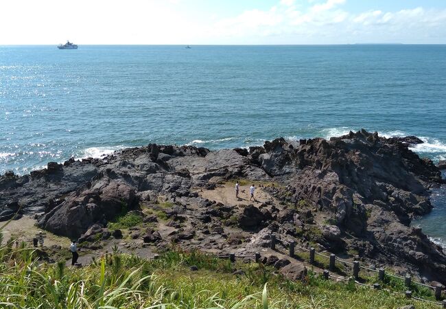 鳥海山、日本海の自然美に刻まれた十六羅漢像