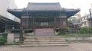 かつて、門前に楽市楽座が開かれたお寺