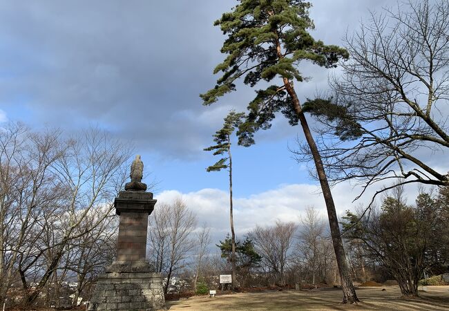 鼻顔稲荷に続く公園