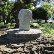 いち早く海外から横浜が取り入れた記念碑