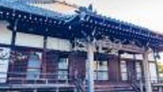 境内はそれほど広くはないですが、参拝する人はいないのでのんびりお参りできるお寺さんです。