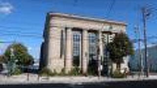 旧銀行を再利用したホテル