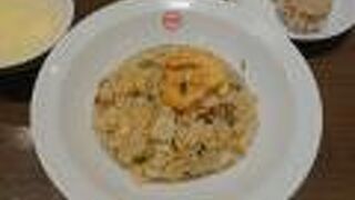 レストラン併設の551蓬莱さん!!