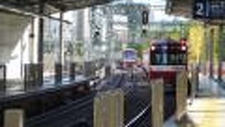 色々な車両が走っており楽しいです