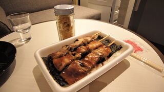 「やきとり弁当」の中身は豚肉とネギの串焼きです！