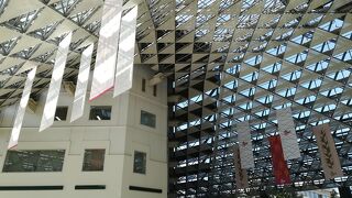 聖路加タワー内の。