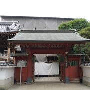 徳川家の重臣、酒井雅楽頭の屋敷から移築された表門