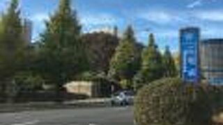 二手に分かれる