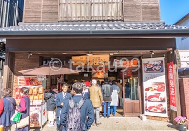 博多の名店中の名店なので昼間はスゴイ行列になってました。