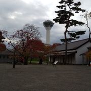 紅葉の五稜郭公園散歩