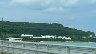 この橋が出来てから一気に伊良部島、下地島に行く観光客が増えました。橋の近くでリゾートのオープンラッシュです。