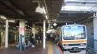 川越駅を境に通勤路線とローカル線に変わります。