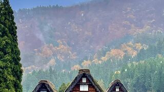 金沢駅出発の日帰りで白川郷と五箇山の両方を楽しむバスツアー