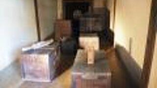 老舗旅館の一角