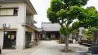 谷中霊園の一区画みたいな場所