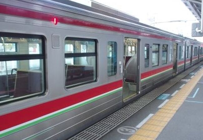 予讃線を走る快速列車