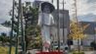 ＪＲ五井駅前にあります。