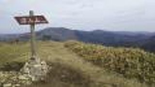 草原の山、360°展望、遠くに大山や三瓶山が見える