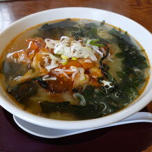 店のオススメの武蔵ラーメン790円