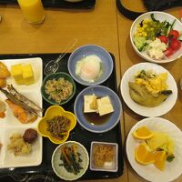 お腹いっぱいに食べてしまう朝食バイキング