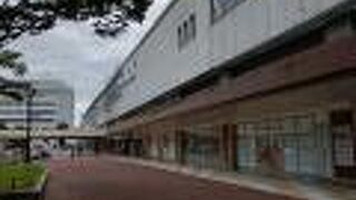 鳥取と岡山を結ぶ鉄道路線