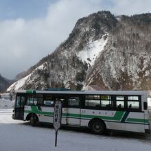 鮮やかな緑のシャープなラインが道北バスの特徴カラーリング