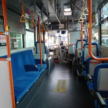 バス車内
